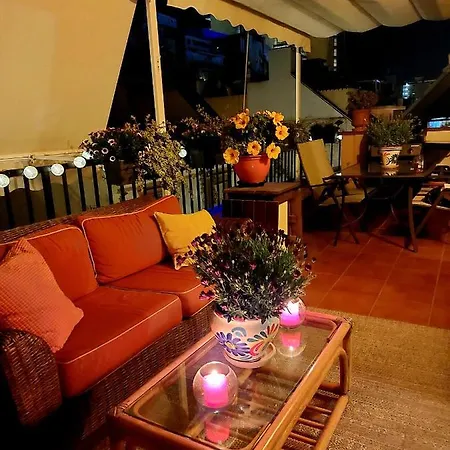 Cozy Penthouse With Excellent Location 아파트 *