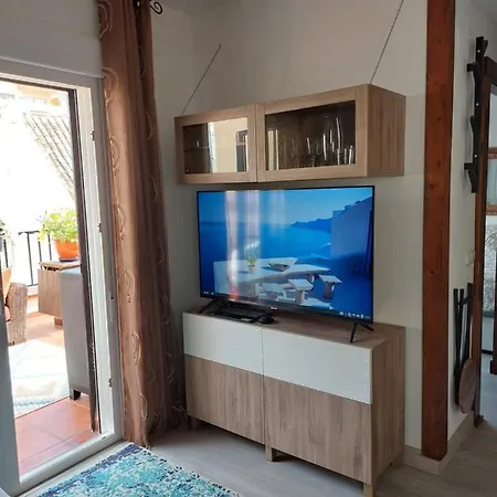 Cozy Penthouse With Excellent Location Appartamento